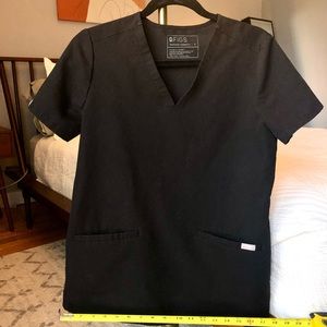 FIGS Technical Collection scrub top